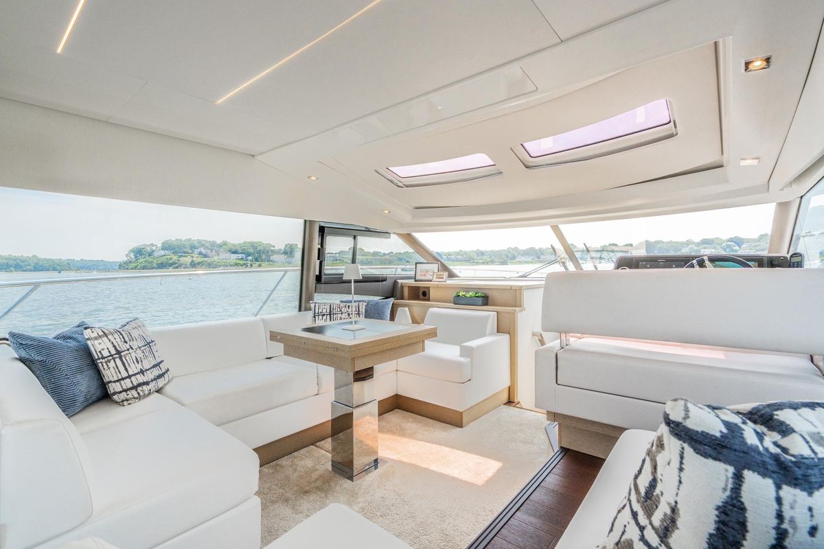 2019 Prestige 52 