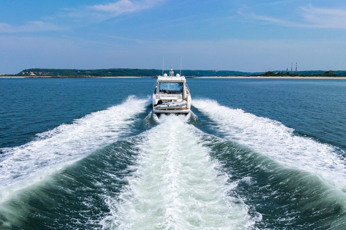 2019 Prestige 52 