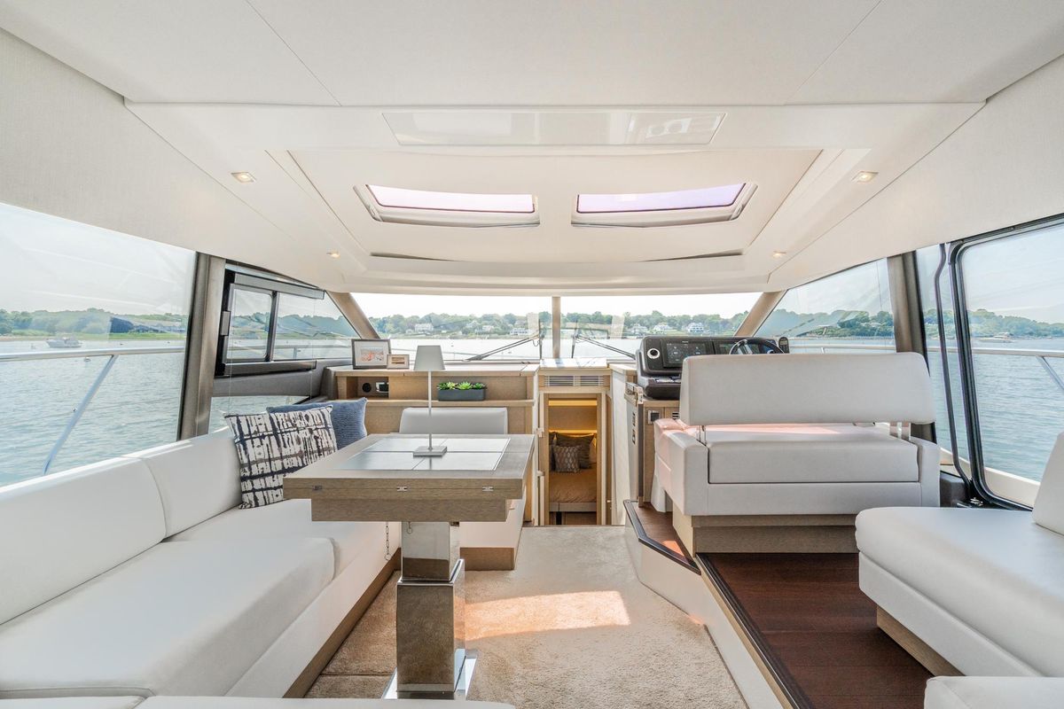 2019 Prestige 52 