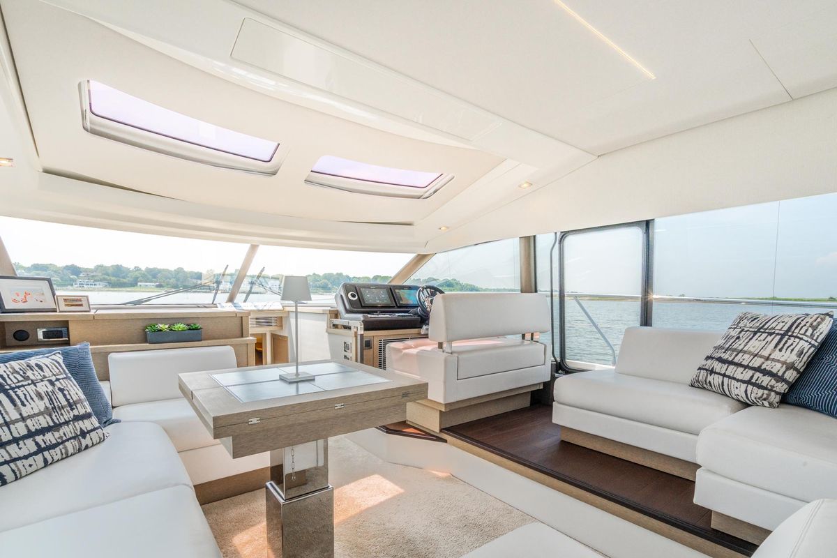 2019 Prestige 52 