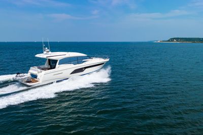 Yacht