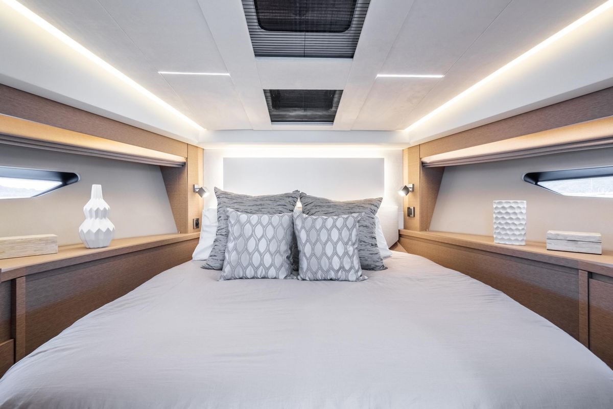 2019 Prestige 52 