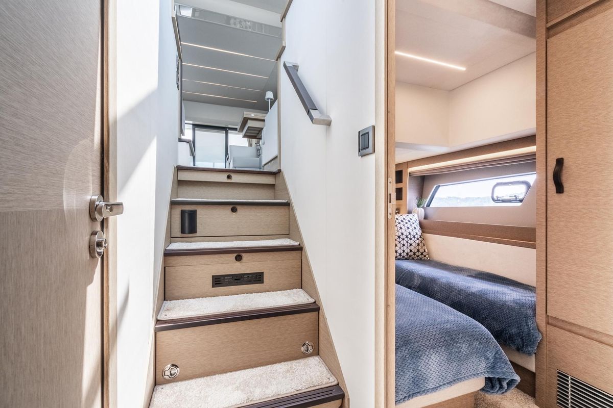 2019 Prestige 52 