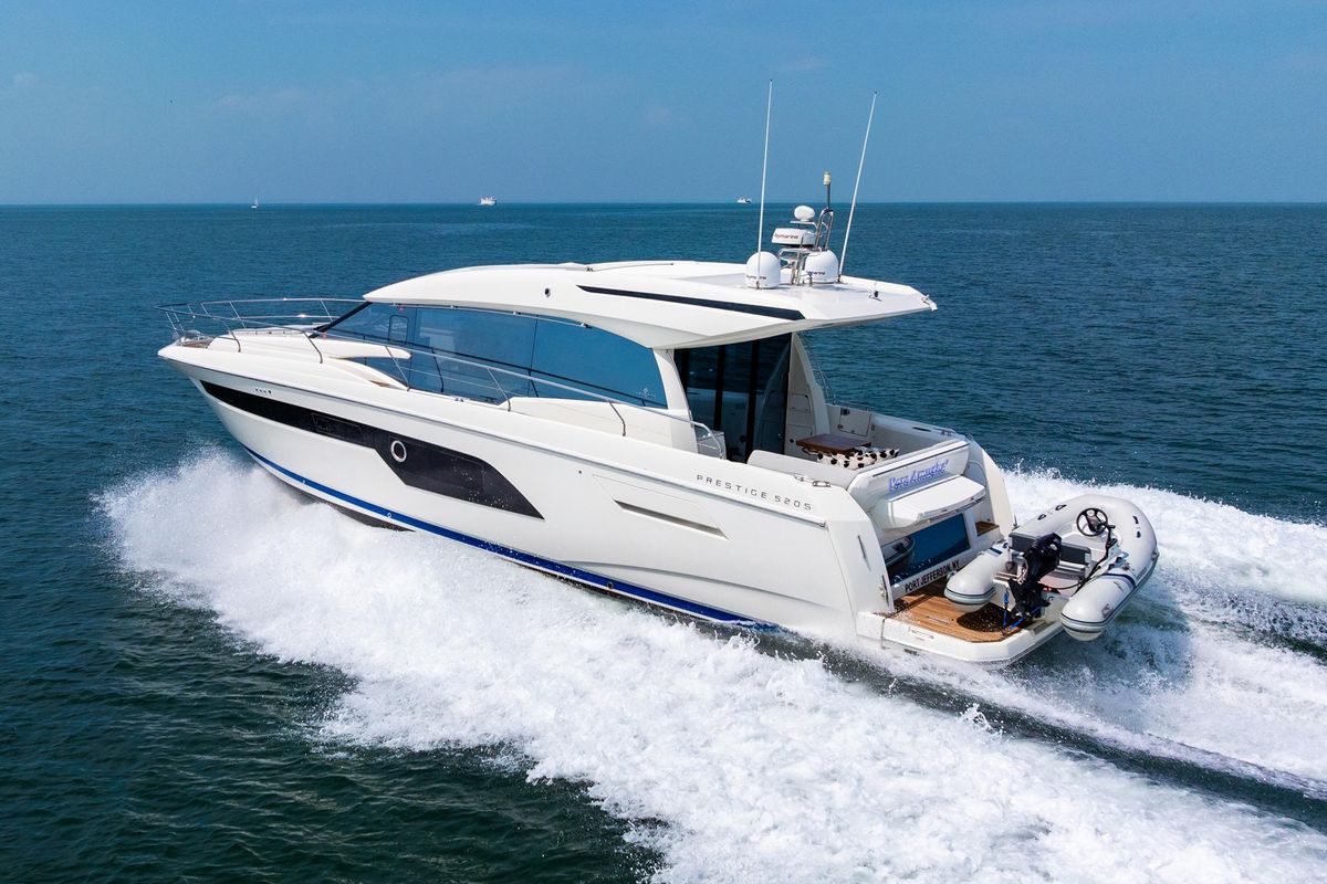 2019 Prestige 52 