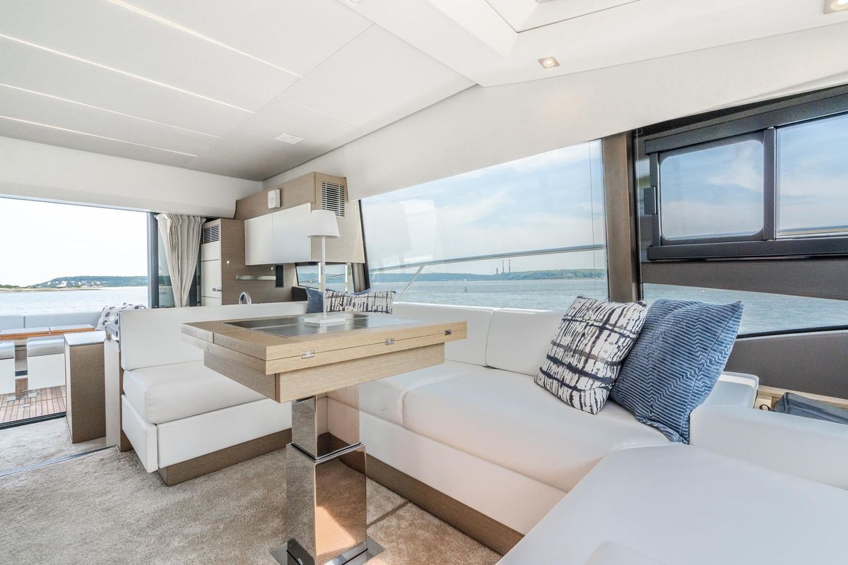 2019 Prestige 52 