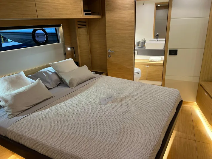 Gt52-156 Yacht Photos Pics 