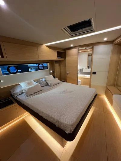 Gt52-156 Yacht Photos Pics 