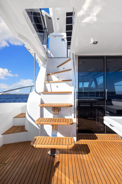 2020 Galeon 550 Fly