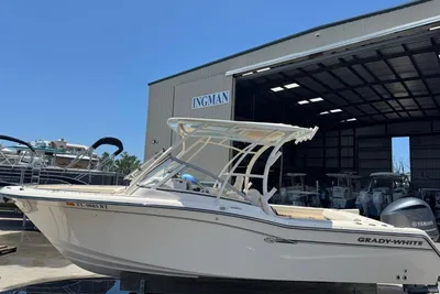 Grady-White Freedom 235