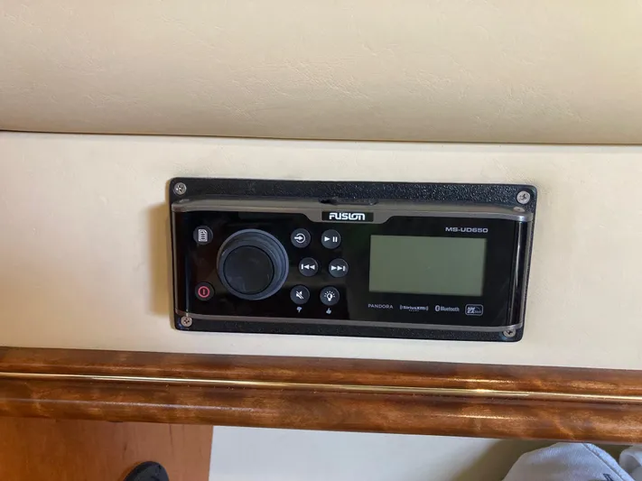 Alibi Yacht Photos Pics 