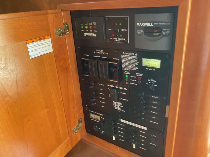 Alibi Yacht Photos Pics 