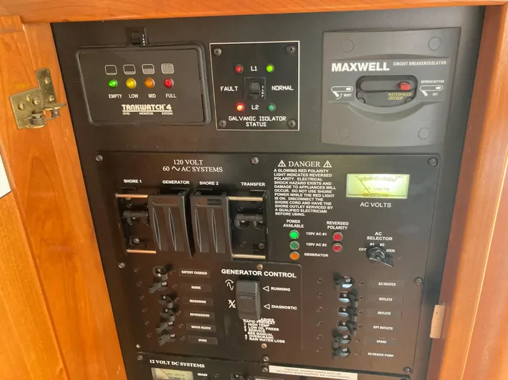 Alibi Yacht Photos Pics 