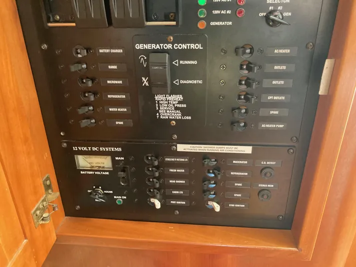 Alibi Yacht Photos Pics 