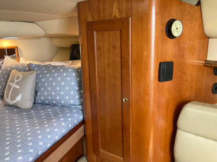 Alibi Yacht Photos Pics 