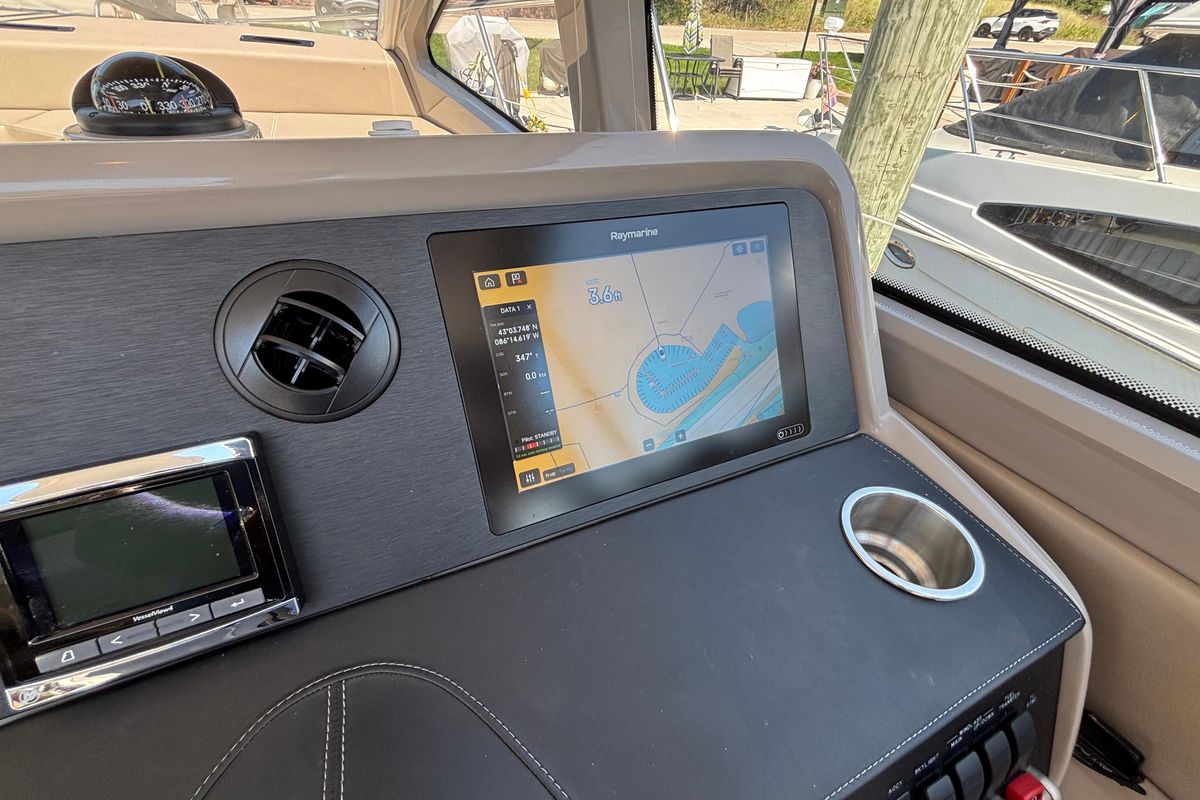 2018 Sea Ray 46 
