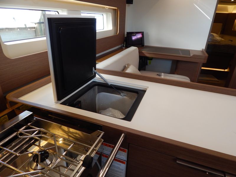 2021 Beneteau Oceanis Yacht 54