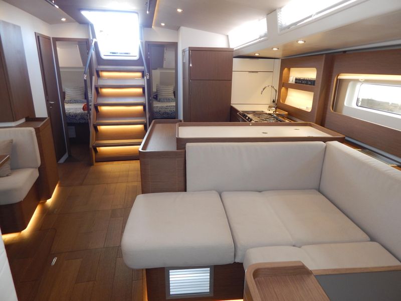 2021 Beneteau Oceanis Yacht 54