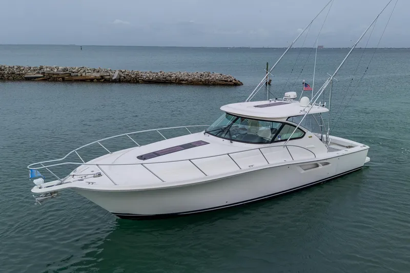 Wahoo Yacht Photos Pics 2009 Tiara Yachts 39 Open cruising in calm waters.