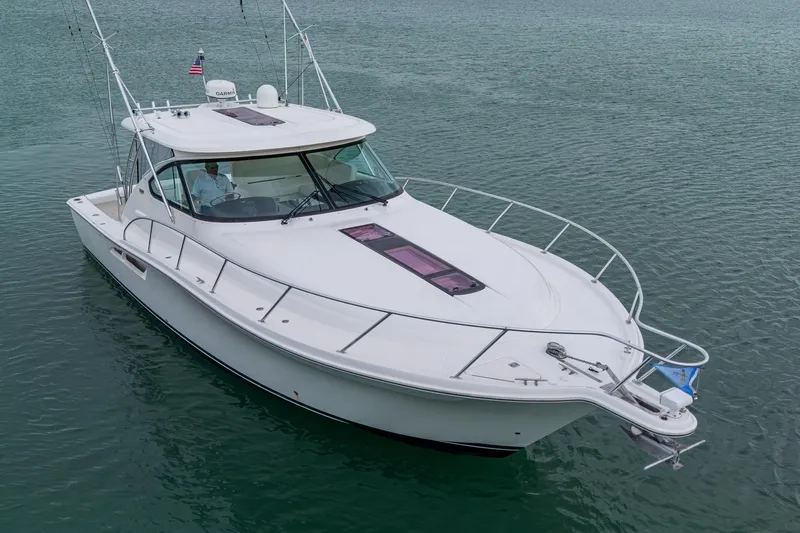 Wahoo Yacht Photos Pics 2009 Tiara Yachts 39 Open cruising on calm waters.