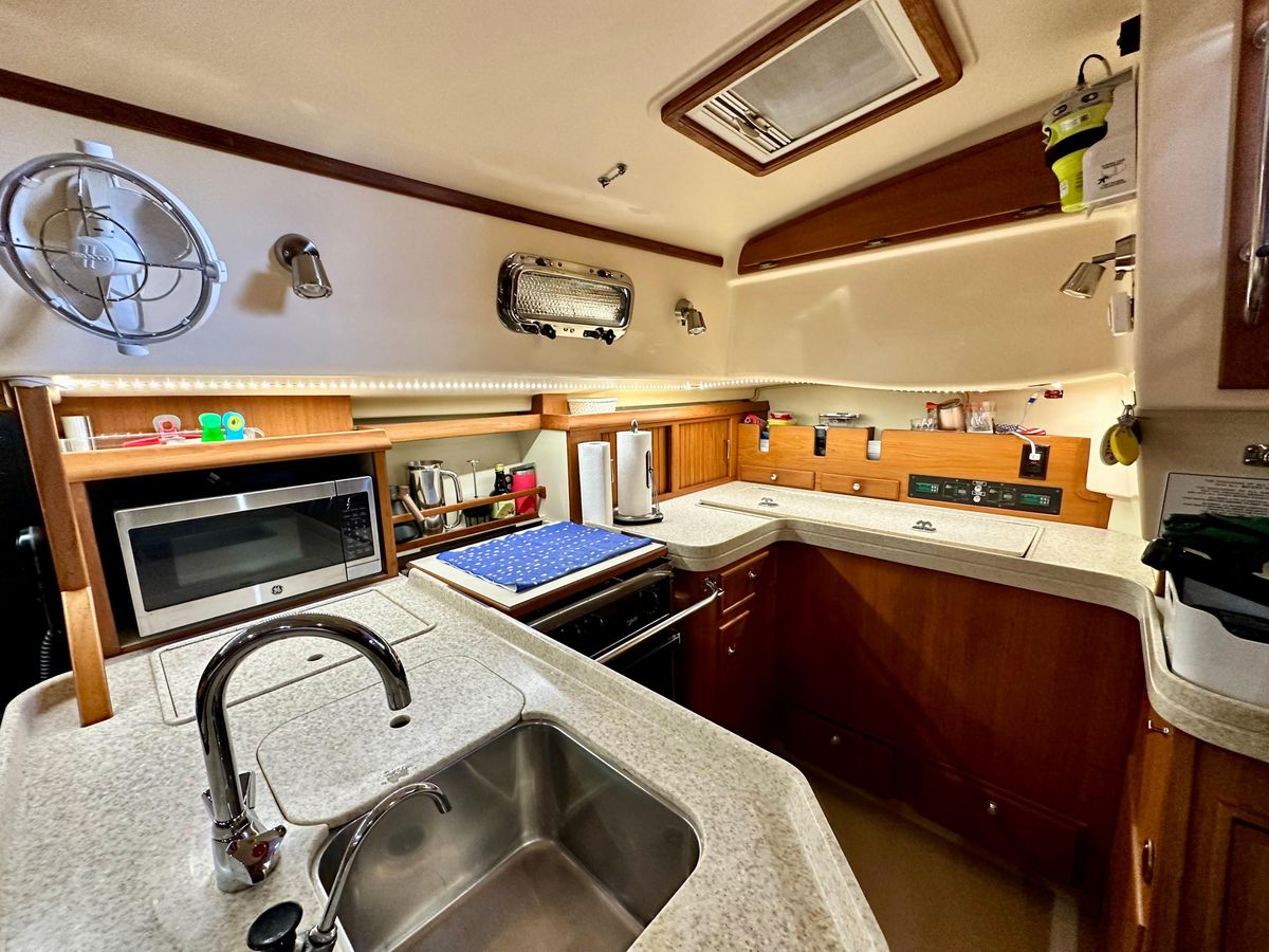 2006 Island Packet 44 