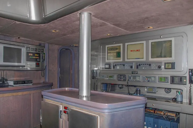 Syl Yacht Photos Pics Control room of a 2003 Custom SYL - BARCOS DEPORTIVOS yacht with navigation equipment.