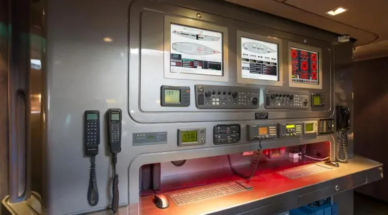 Syl Yacht Photos Pics Control panel of a 2003 Custom SYL - BARCOS DEPORTIVOS yacht with advanced navigation systems.