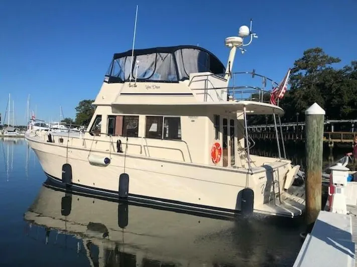  Yacht Photos Pics 2006 Mainship 43 Trawler - Image 9