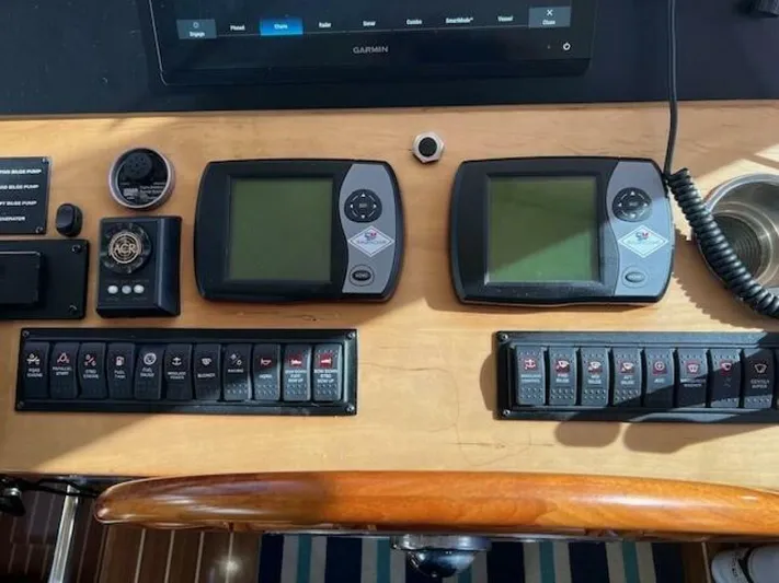  Yacht Photos Pics 2006 Mainship 43 Trawler - Image 33