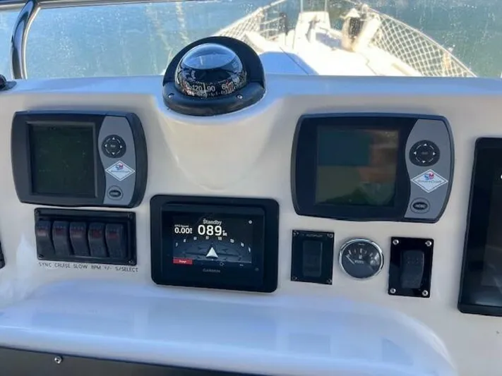  Yacht Photos Pics 2006 Mainship 43 Trawler - Image 17