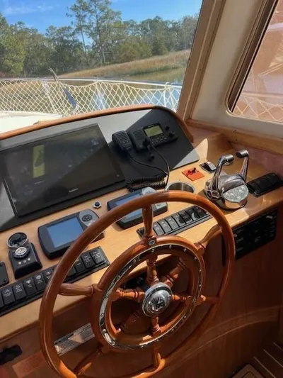  Yacht Photos Pics 2006 Mainship 43 Trawler - Image 26