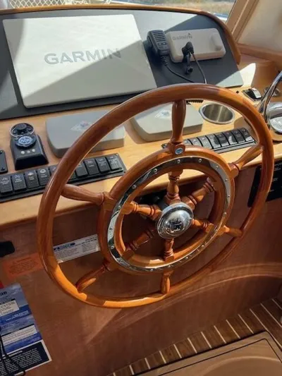  Yacht Photos Pics 2006 Mainship 43 Trawler - Image 25