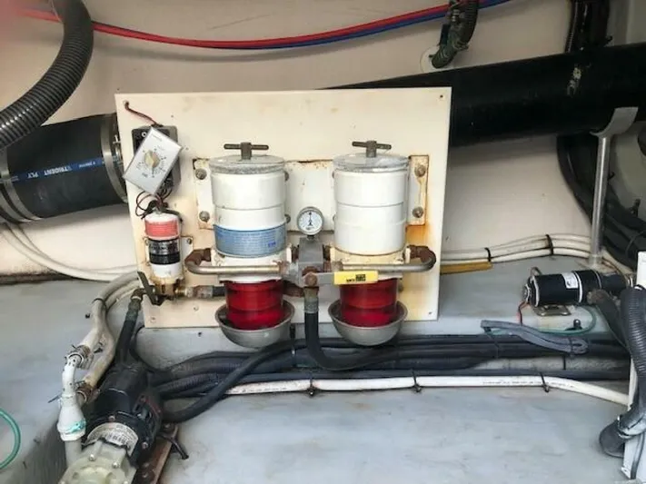  Yacht Photos Pics 2006 Mainship 43 Trawler - Image 41