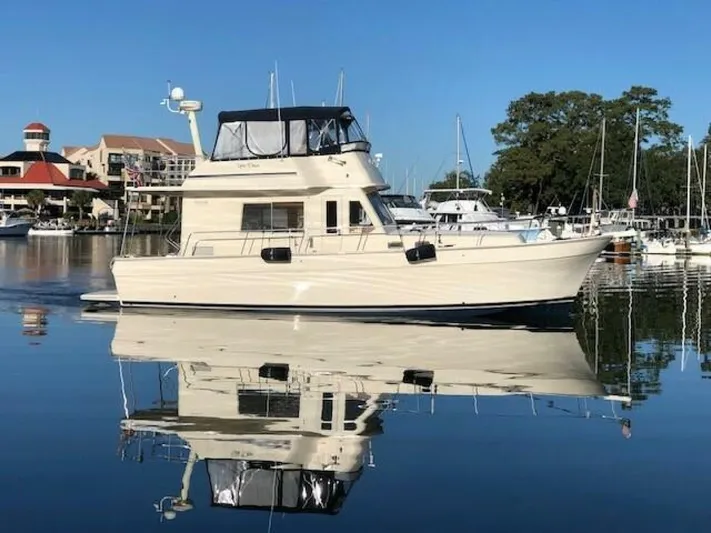  Yacht Photos Pics 2006 Mainship 43 Trawler - Image 7