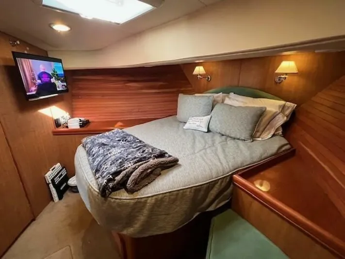  Yacht Photos Pics 2006 Mainship 43 Trawler - Image 44