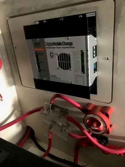  Yacht Photos Pics 2006 Mainship 43 Trawler - Image 43