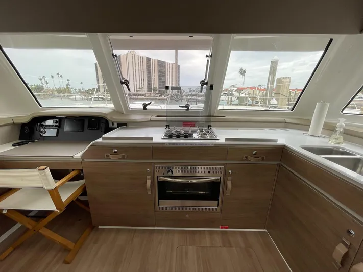  Yacht Photos Pics 2023 Catana Catspace 40