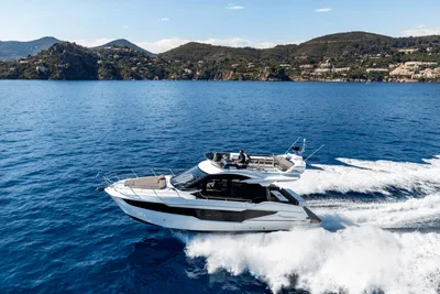 Galeon 400 Fly