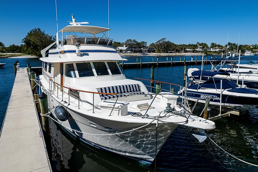 1987 Hatteras Cockpit Motoryacht