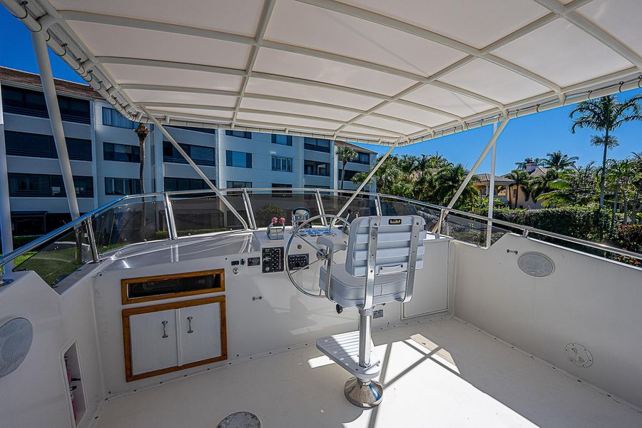 1987 Hatteras Cockpit Motoryacht