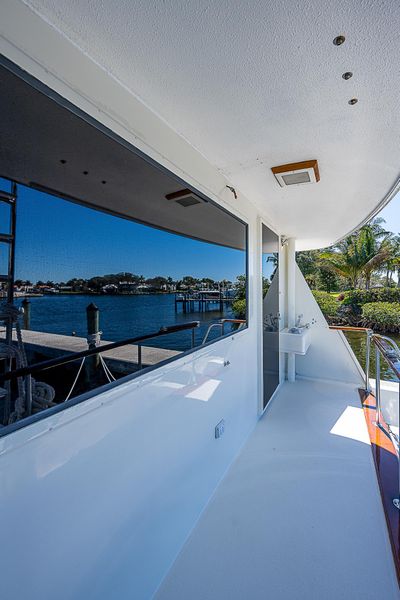 1987 Hatteras Cockpit Motoryacht