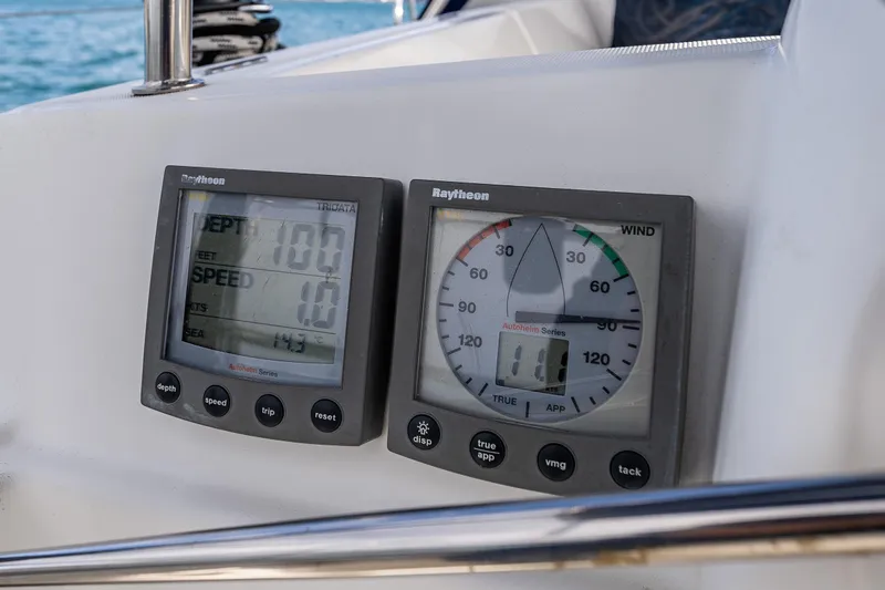 Salus Yacht Photos Pics Instrumentation panel on a 2001 Jeanneau Sun Odyssey 40 sailboat, displaying depth and wind speed.