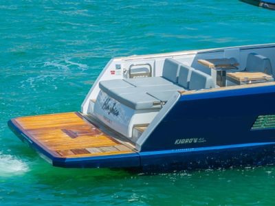 Yacht