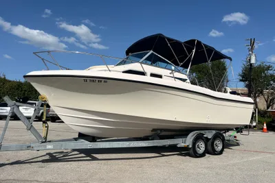 Grady-White Gulfstream 232