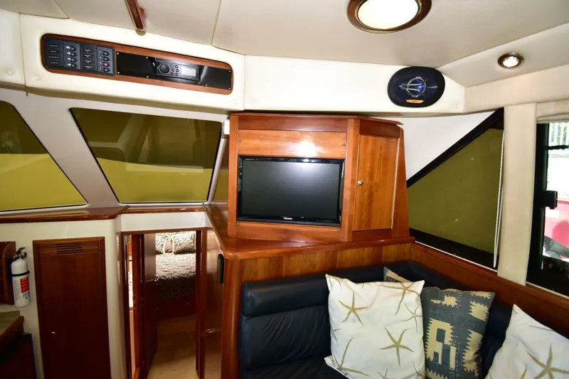 Reel Hula Yacht Photos Pics 