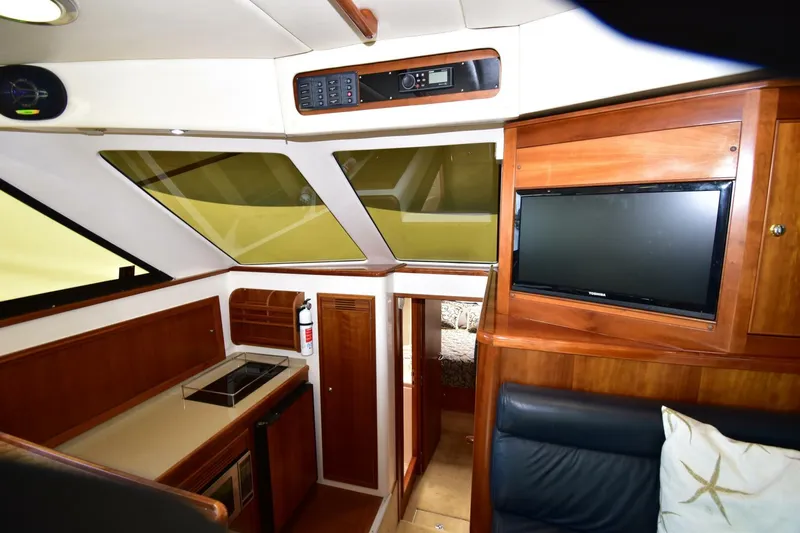 Reel Hula Yacht Photos Pics 