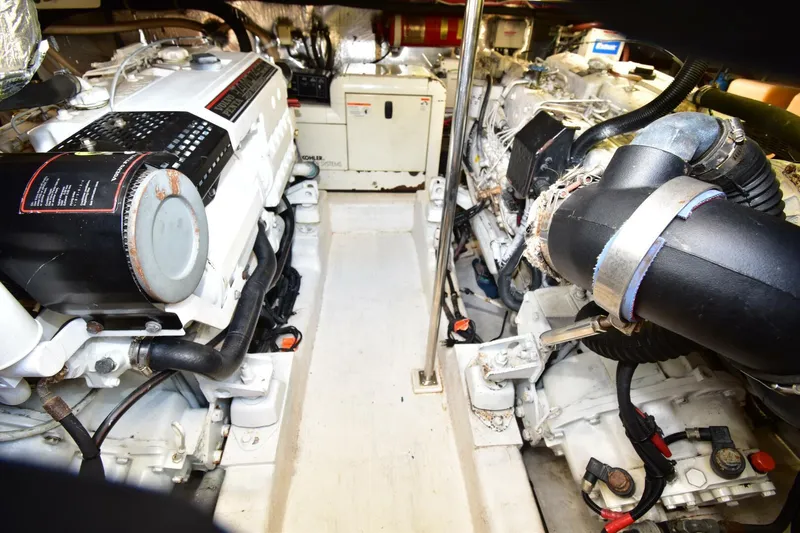 Reel Hula Yacht Photos Pics 