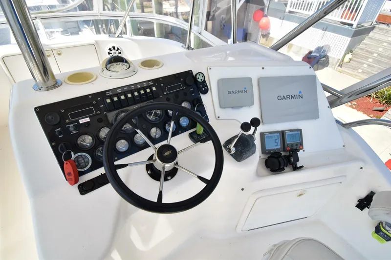 Reel Hula Yacht Photos Pics 