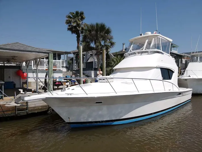 Reel Hula Yacht Photos Pics 