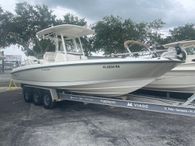 2016 Boston Whaler 270 Dauntless