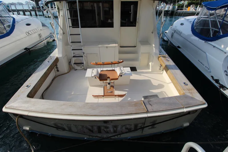 Sun Rise L Yacht Photos Pics 1990 Viking 57 Convertible Sun Rise l-Cockpit